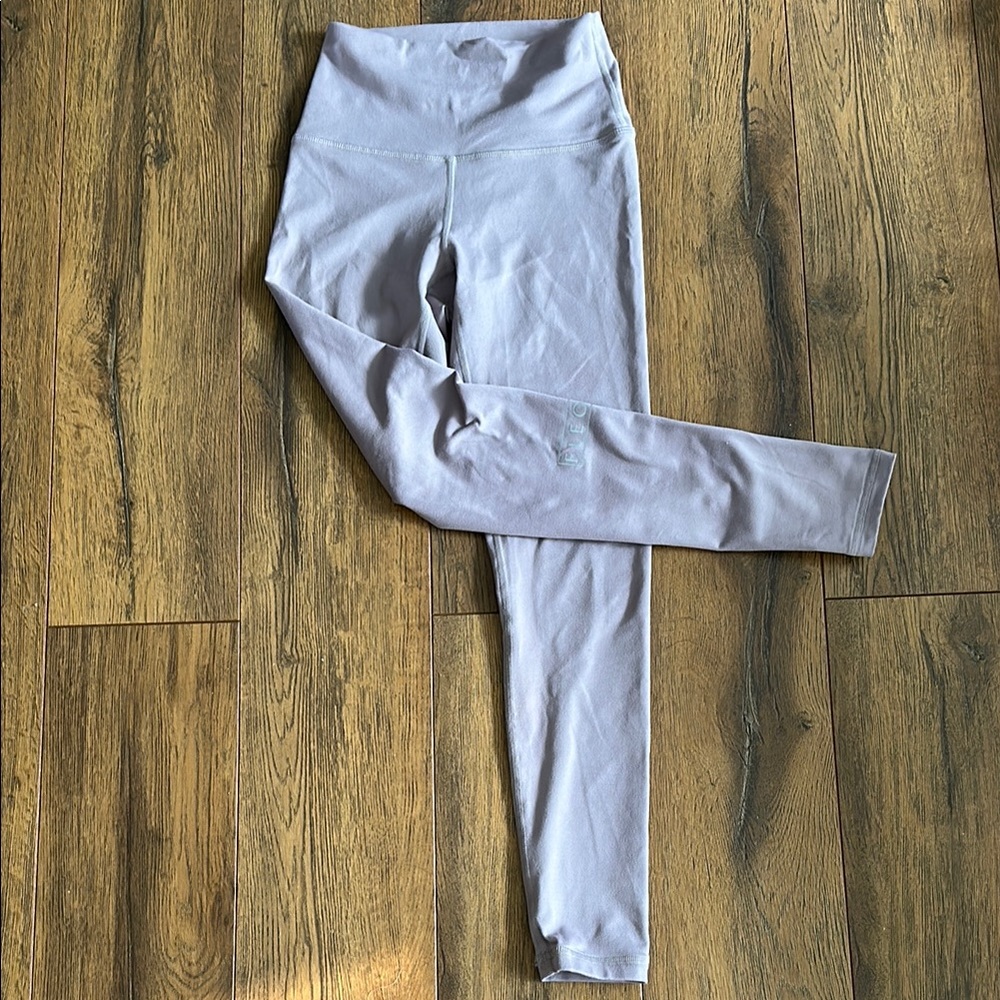 Fleo El Toro leggings in Nirvana color. XS